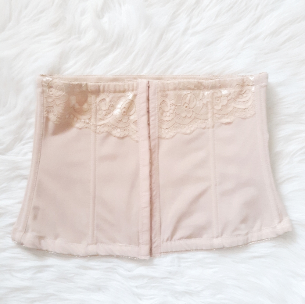 NWOT Redefine Waist Cincher